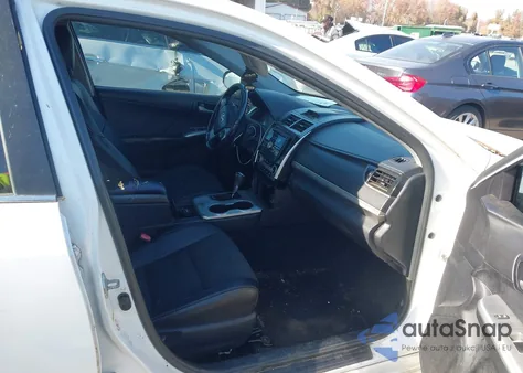 2012 Toyota Camry Se z USA, uszkodzony, nr VIN 4T1BF1FK3CU105050